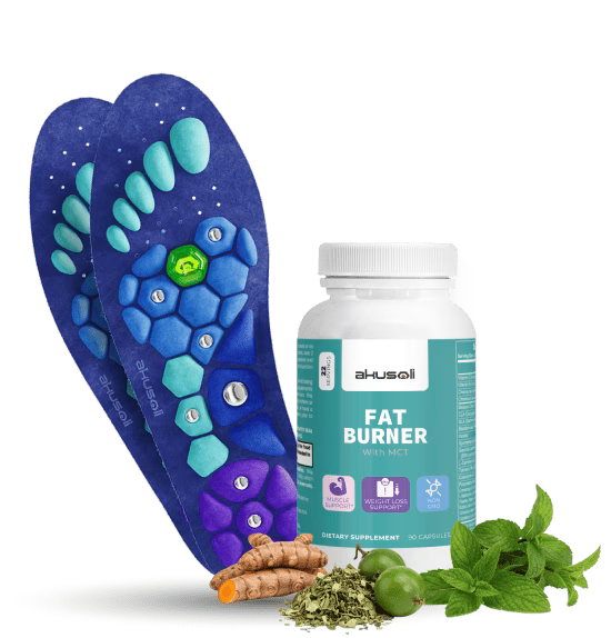 Akusoli Combo: A bottle of Fat Burner supplement with MCT alongside a pair of Akusoli magnetic acupressure insoles and natural ingredients like turmeric and mint.